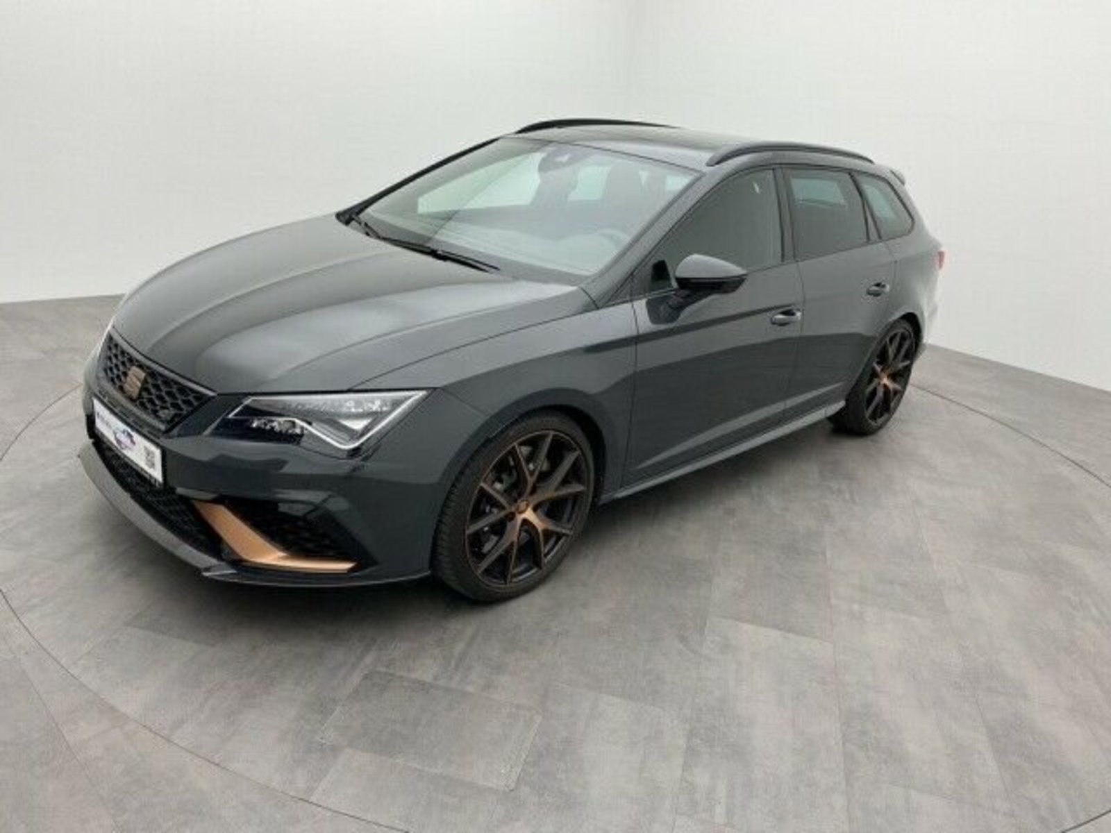 Seat Leon ST Cupra R , 2021 г. - 52 500 $, Автосалон Next Auto, г. Киев